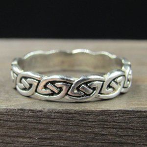 Size 6.25 Sterling Silver Avon Brand Pattern Band Ring Vintage